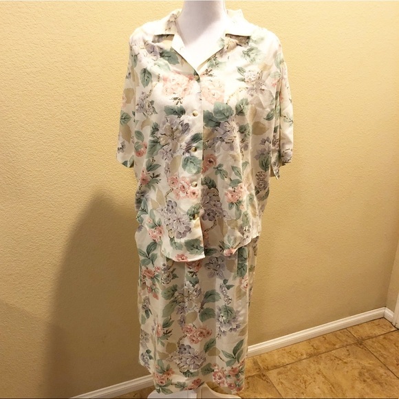 Koret Dresses & Skirts - Koret floral skirt and top